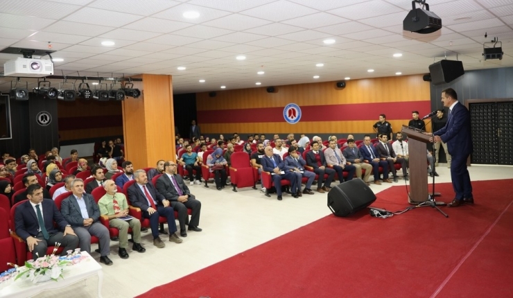 Hakkari’de “Prof. Dr. Fuat Sezgin Yılı” Konferansı