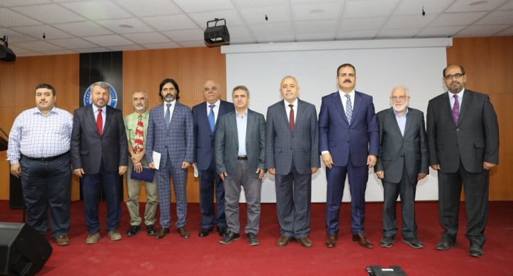 Hakkari’de “Prof. Dr. Fuat Sezgin Yılı” Konferansı