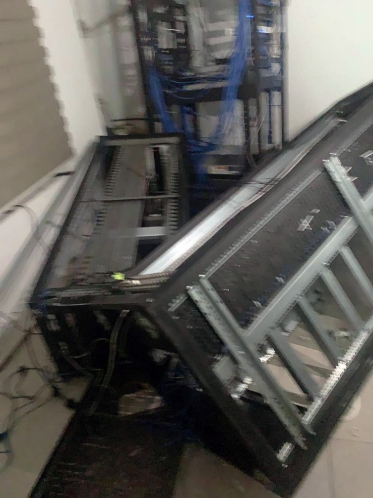 Irak’ta Protestocular Tv Kanallarına Saldırdı