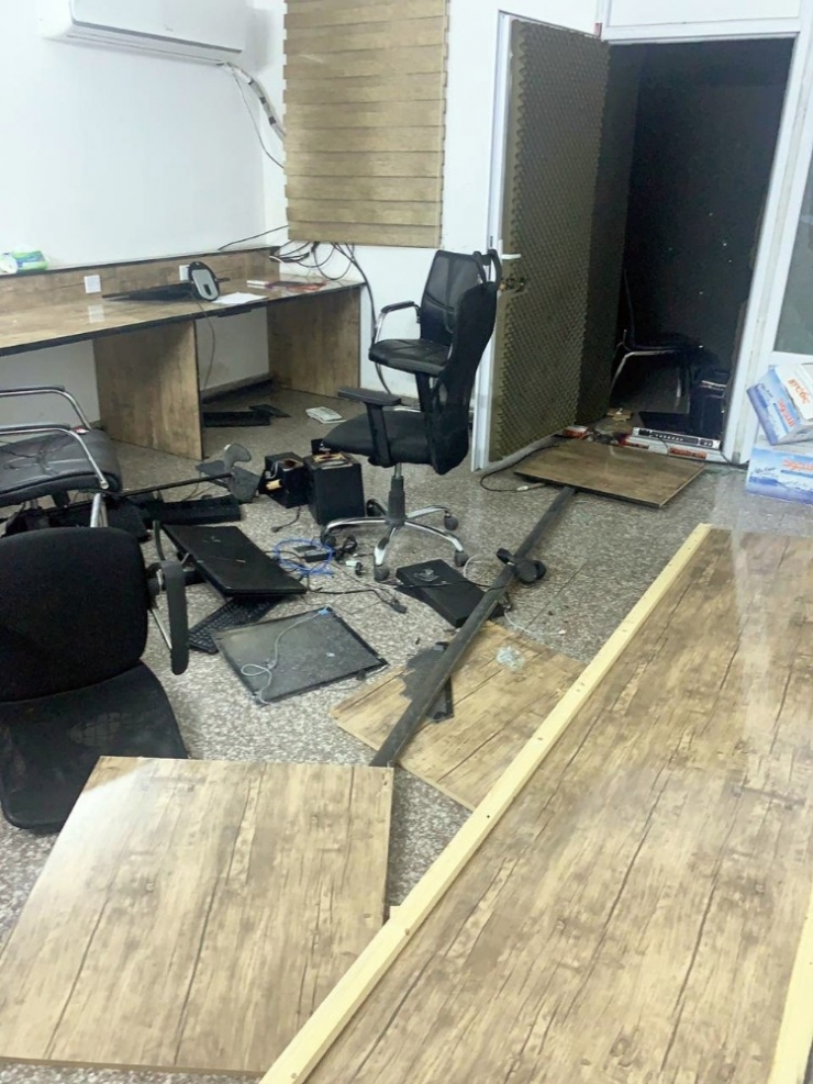 Irak’ta Protestocular Tv Kanallarına Saldırdı