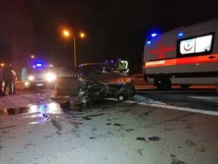 Tem Otoyolunda Feci Kaza: 2 Ölü 1 Ağır Yaralı