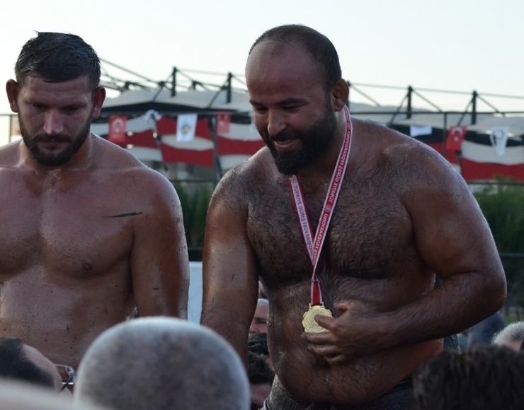 Turgutlu’da Başpehlivan Orhan Okulu Oldu