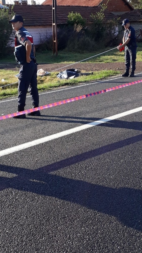 Yayaya Çarpıp Kaçtı: 1 Ölü