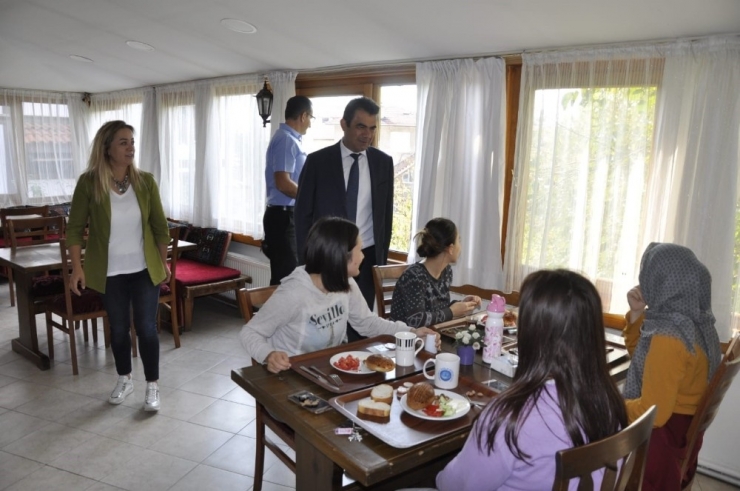 Gümüş’ten Özel Yüksek Öğrenim Yurtlarına Ziyaret