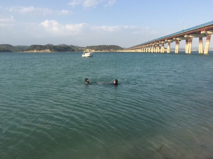 Genç Kız Gölde Boğuldu