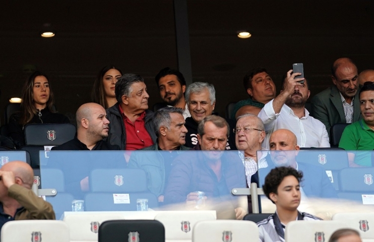 Süper Lig: Beşiktaş: 0 - Aytemiz Alanyaspor: 0 (Maç Devam Ediyor)