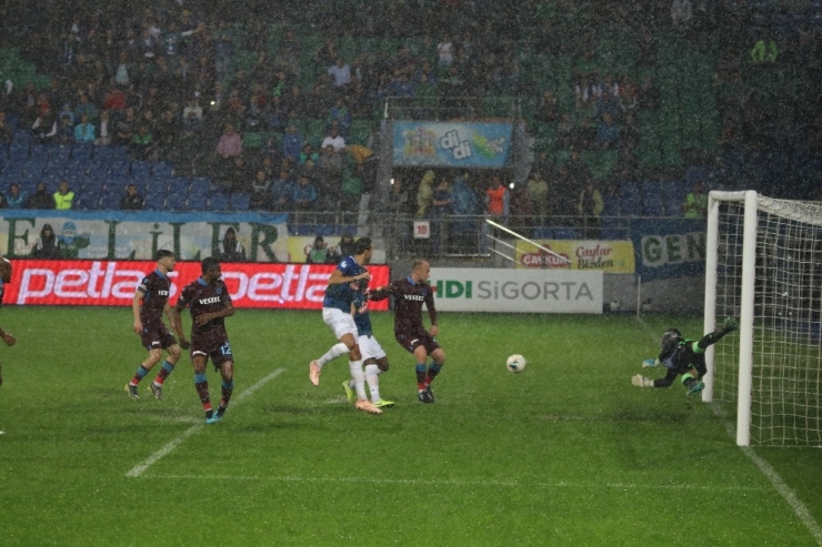Süper Lig: Çaykur Rizespor: 1 - Trabzonspor: 2 (Maç Sonucu)
