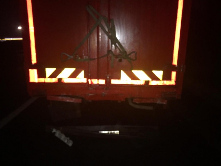 Tem Otoyolunda Hafif Ticari Araç Kamyonete Çarptı: 2’si Ağır 9 Yaralı