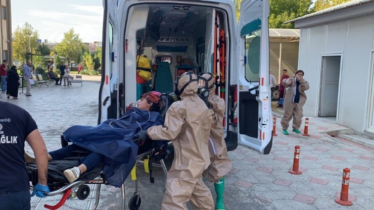 Metan Gazından Etkilenen Köylüler Hastanelere Kaldırılıyor