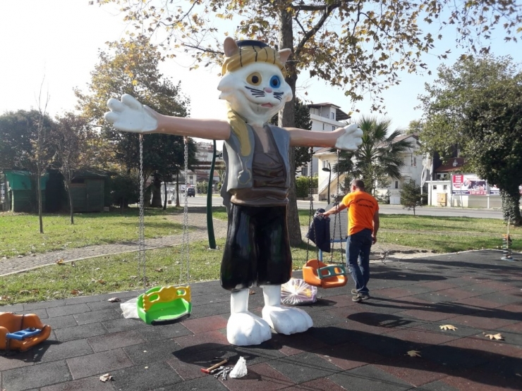 Akçakoca’da Parkları Elden Geçiriliyor