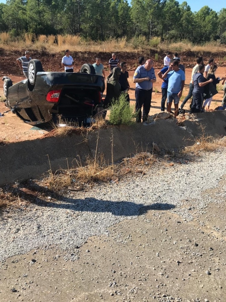 Antalya’da Askeri Araç Takla Attı: 2 Yaralı