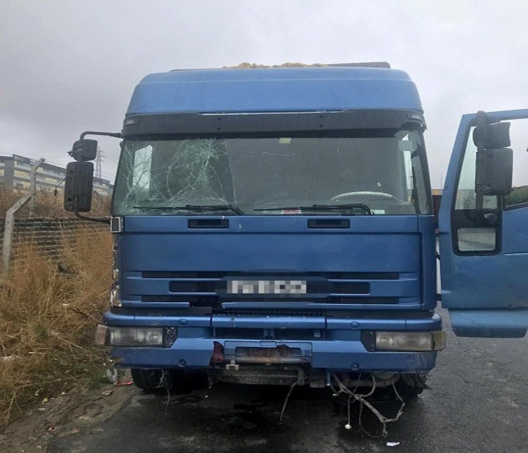 Kaza Yapan Tırdaki Yaralı Göçmenleri Yaralı Halde Bırakıp Kaçan İnsan Kaçakçıları Yakalandı