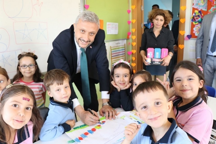 Simav Belediyesi’nden Kırtasiye Yardımı