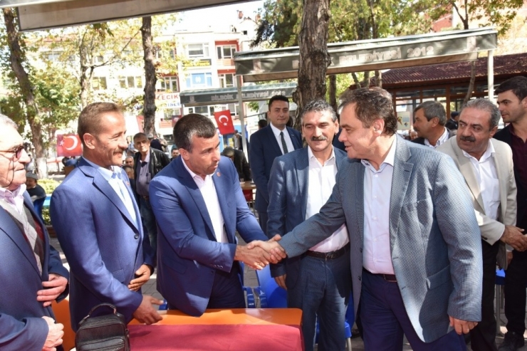 Başkan Şahin Muhtarlarla Bir Araya Geldi