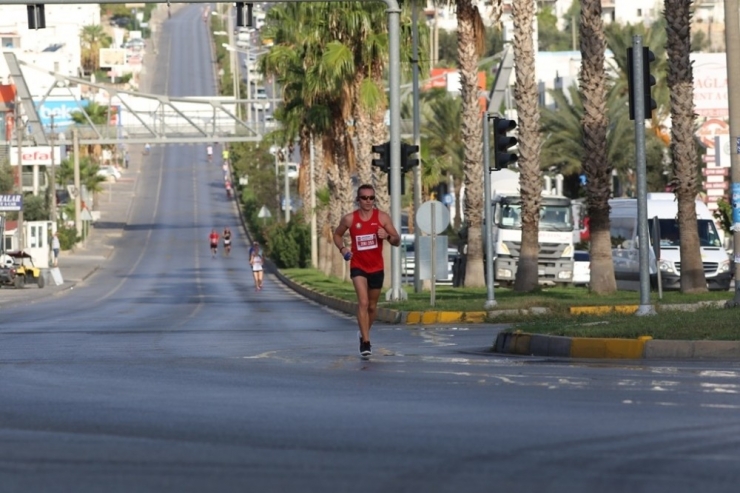Bodrum Yarı Maratonu Renkli Görüntülere Sahne Oldu