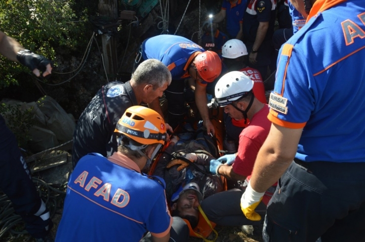 Kendi Kazdığı 42 Metrelik Define Çukuruna Düştü