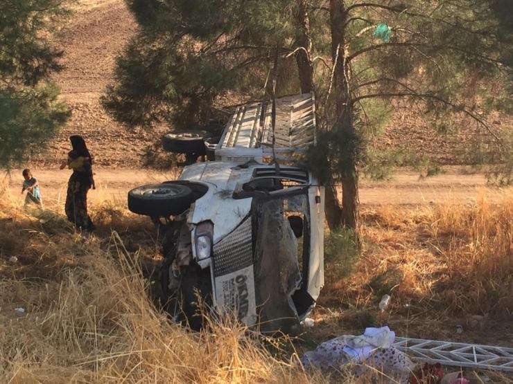 Çeyiz Götüren Araç Kaza Yaptı: 2’si Ağır 4 Yaralı