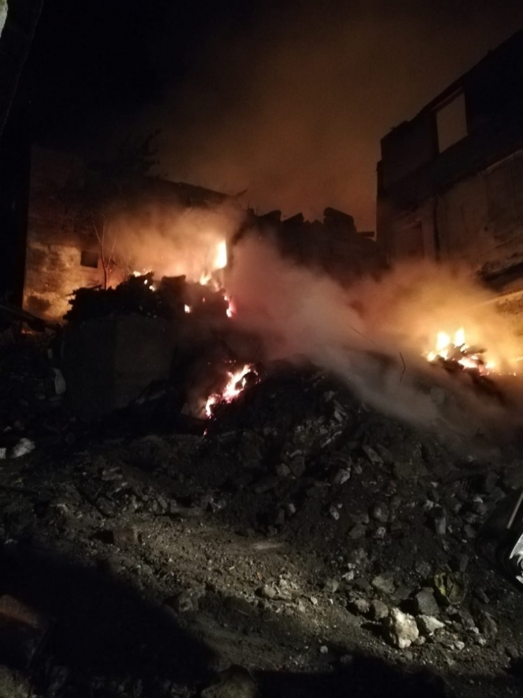 Çorum’da 9 Ev Kül Oldu