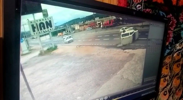 Sürücünün Attığı Makas Kazaya Neden Oldu