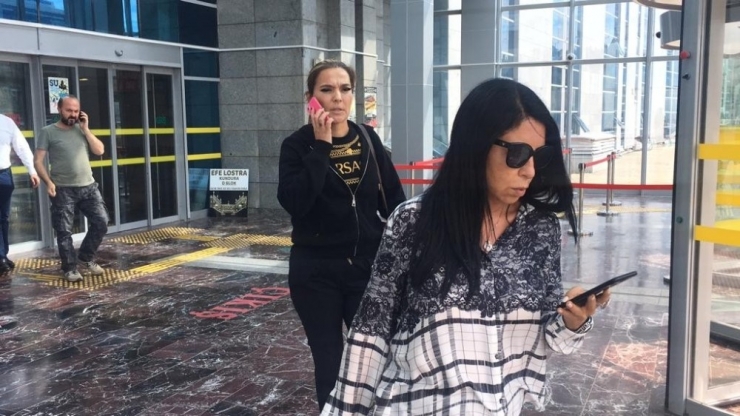 Demet Akalın’ın Evine Hacze Gelen İcra Memuru Hakim Karşısına Çıktı