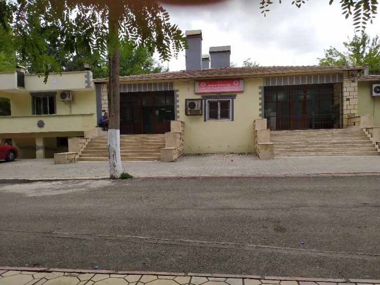 Direksiyon Hakimiyeti Kaybolan Kamyonet Devrildi: 1 Ölü, 14 Yaralı