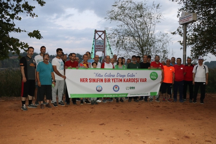Yetim Çocuklarla Yürüdüler