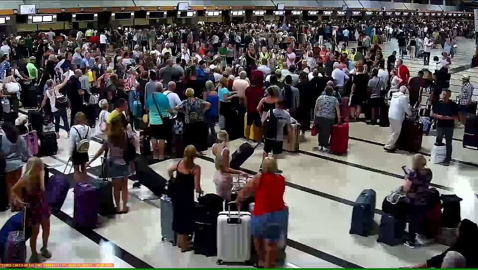 Antalya Valiliği Açıkladı: "13 Bin 879 Thomas Cook Müşterisi Ülkelerine Gönderildi"