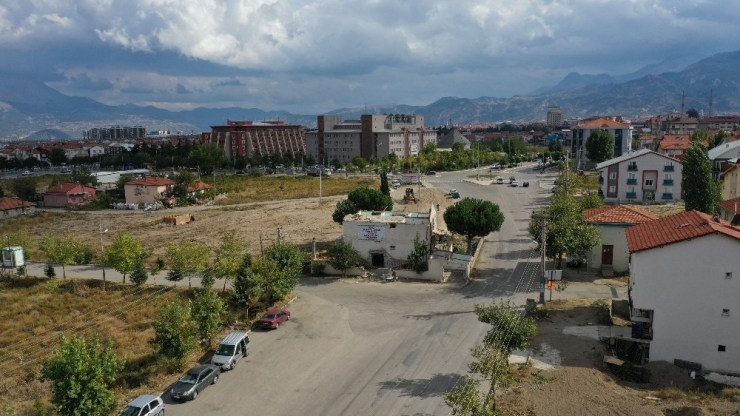 Isparta Ulaşımında Konfor İçin Yolda Kalan Evlerin Yıkımları Sürüyor