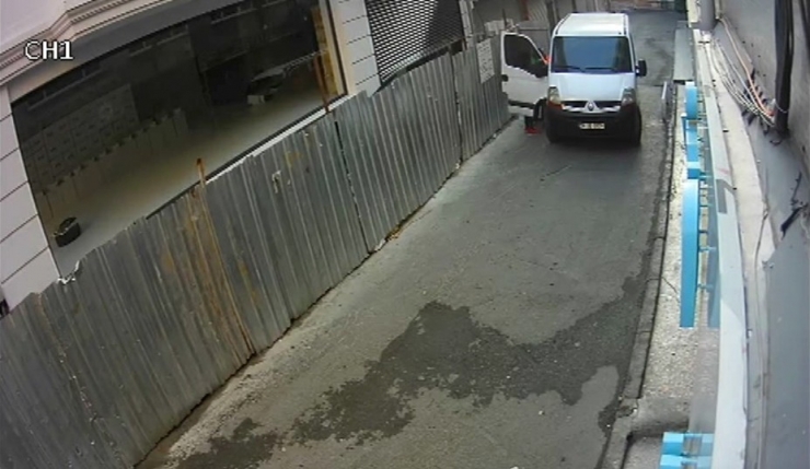 İş Yerinden Hırsızlık Kamerada