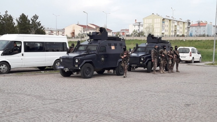 Arazi Kavgasında 6 Kişiyi Öldüren Cinayet Zanlılarından 1’i Yakalandı