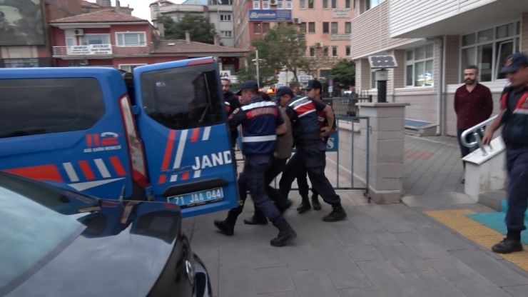 Cinayet Zanlısı 7 Aydır Saklandığı Evde Yakalandı