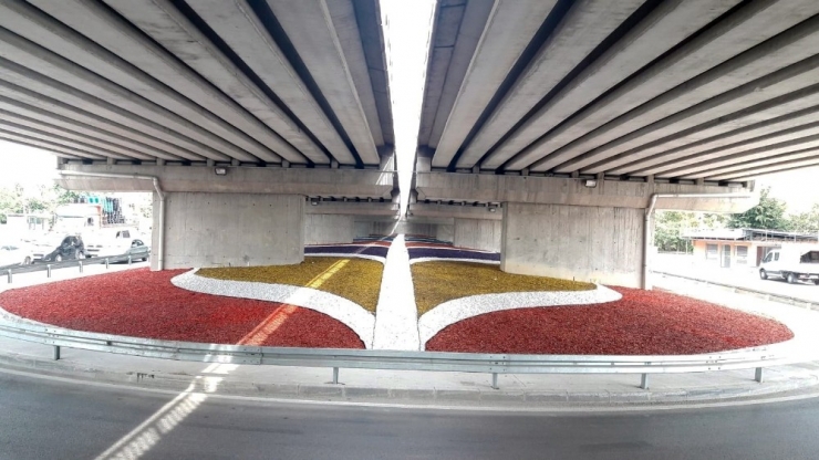 Yüzbaşılar Kavşağı Renklendi