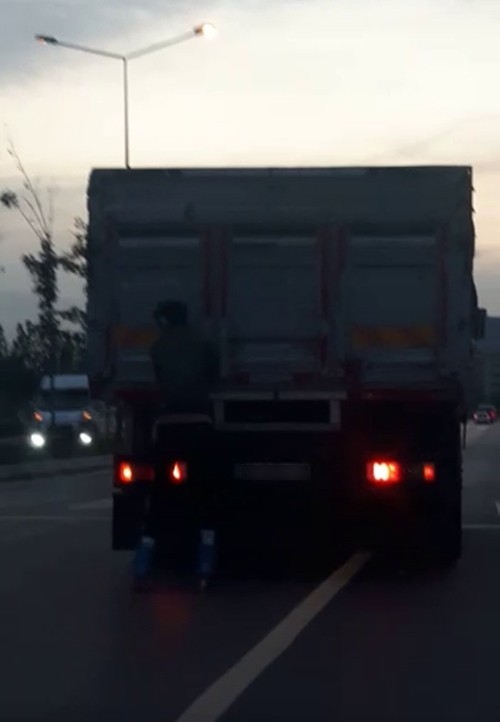 Kurtköy’de Patenli Gencin Tehlikeli Yolculuğu Kamerada