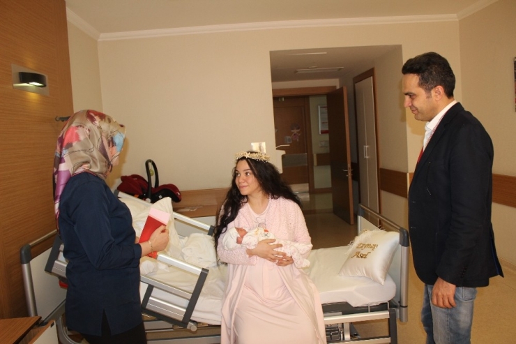 Op. Dr. Güngör, "Geceleri Bebeğinizi Emzirmeyi İhmal Etmeyin"