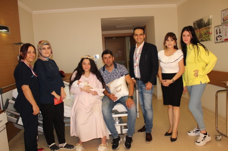 Op. Dr. Güngör, "Geceleri Bebeğinizi Emzirmeyi İhmal Etmeyin"