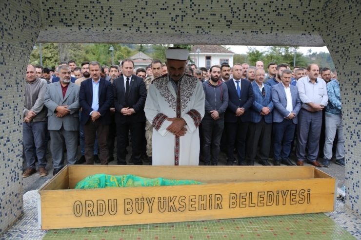 Kalp Krizinden Ölen 8 Yaşındaki Çocuk Toprağa Verildi