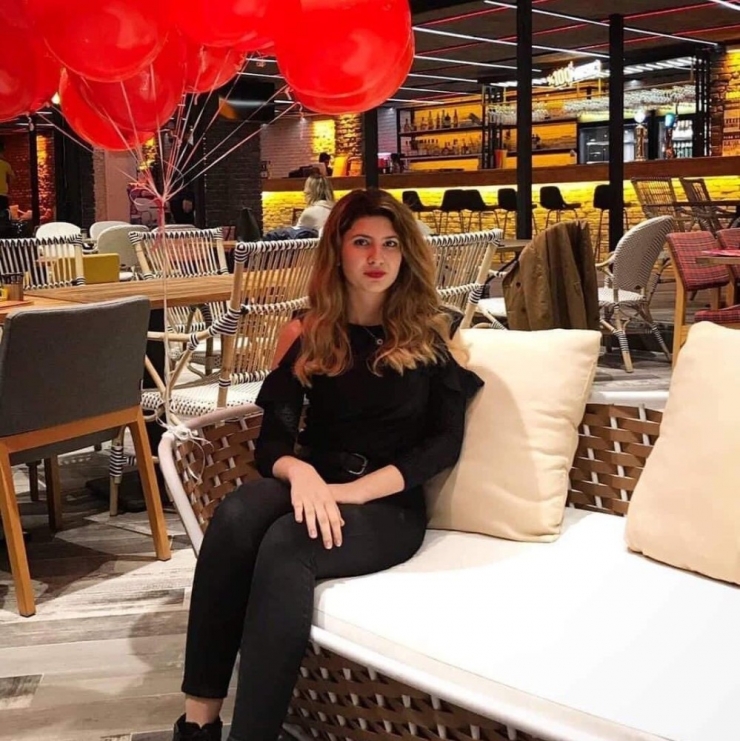 22 Yaşındaki Genç Kız Lenf Kanserine Yenik Düştü