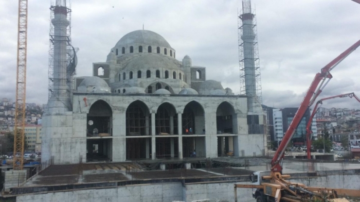 Trabzon’da Cami İnşaatında Çökme Meydana Geldi: 2 Yaralı