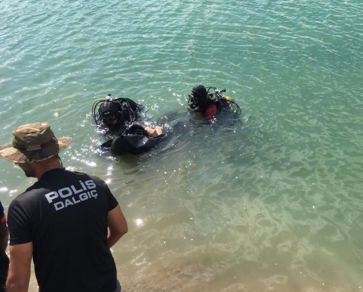 Yaşlı Adamın Bastonu Bulunmuştu, Suda Cansız Bedenine Ulaşıldı