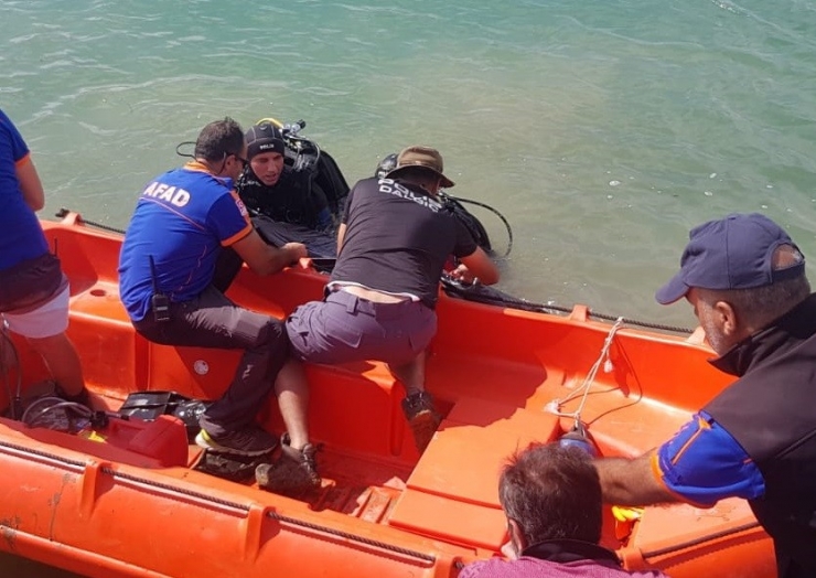 Yaşlı Adamın Bastonu Bulunmuştu, Suda Cansız Bedenine Ulaşıldı