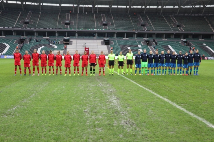 Kadınlar Avrupa Futbol Şampiyonası Elemeleri: Türkiye: 0 - Slovenya: 5 (İlk Yarı)
