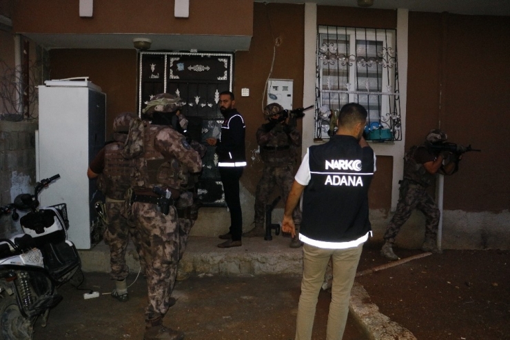 Uyuşturucu Satıcılarına Şafak Vakti Baskın: 21 Gözaltı Kararı