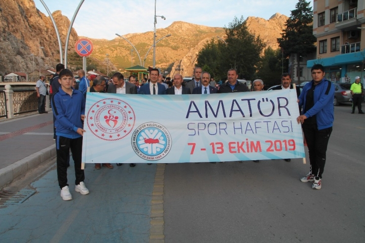 Türk Halk Müziği Eşliğinde Amatör Spor Haftası’nı Kutladılar