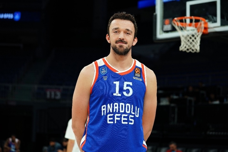 Sertaç Şanlı: "Euroleague’de Yolumuz Zor Ama Başaracağız"