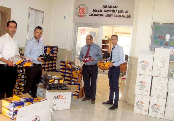 Araban’da 3 Bin 401 Öğrenciye Ayakkabı