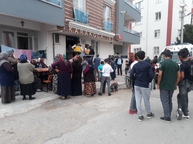 Tamir Ettiği Asansörün Altına Kalan Teknisyen Hayatını Kaybetti