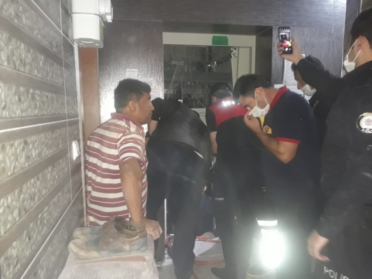 Tamir Ettiği Asansörün Altına Kalan Teknisyen Hayatını Kaybetti