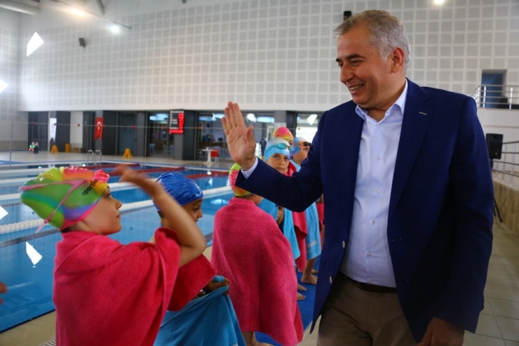 Büyükşehir’in Kış Spor Okulları 12 Bin Kişi Başvurdu