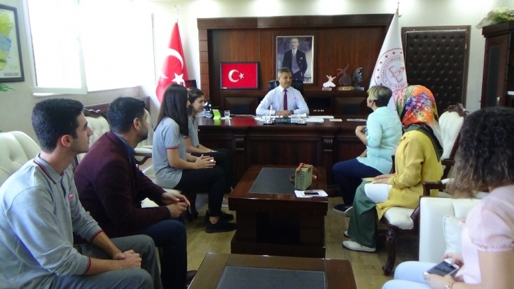 Okul Arkadaşları Lösemi Hastası Özlem İçin Seferber Oldu