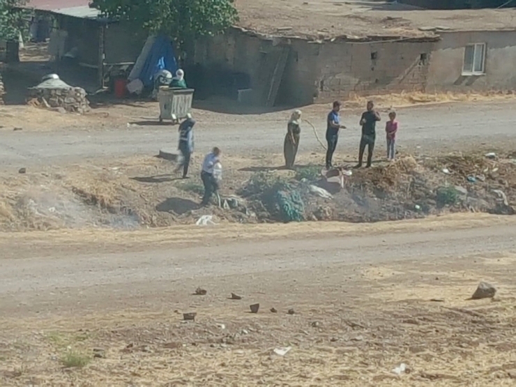 Zabıta Ekipleri Yangına Müdahale Ederek Söndürdü